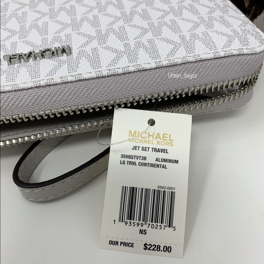 Michael Kors Commuter Large Tote and Wallet - Picture 15 of 16